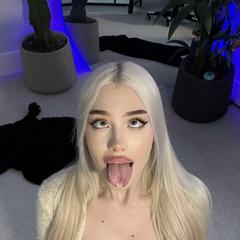 
                        Hannah
                     is Female Escorts. | Moncton | New Brunswick | Canada | canadapleasure.com 