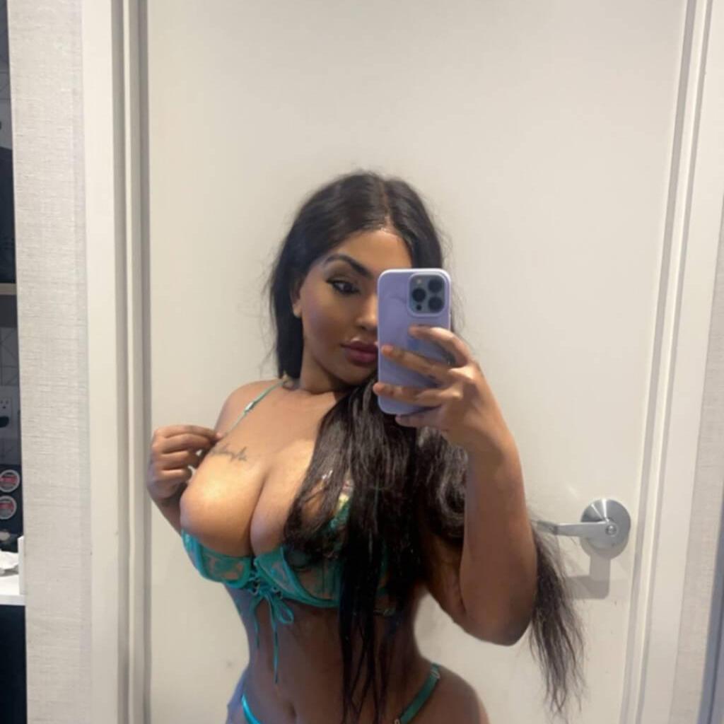 
                        CLEO
                     is Female Escorts. | Toronto | Ontario | Canada | canadapleasure.com 