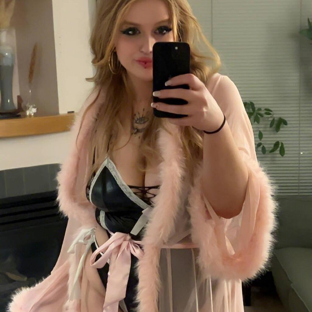 
                        Cherry
                     is Female Escorts. | Vancouver | British Columbia | Canada | canadapleasure.com 