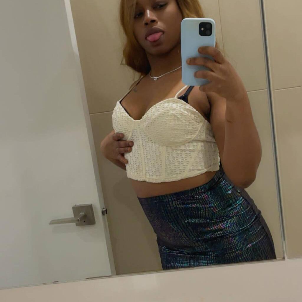 
                        Lia
                     is Female Escorts. | Quebec City | Quebec | Canada | canadapleasure.com 