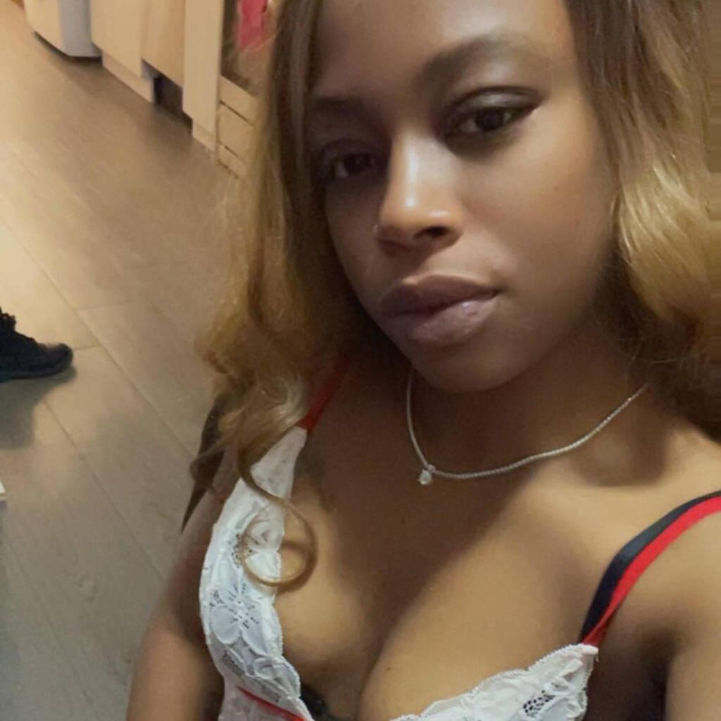 
                        Lia
                     is Female Escorts. | Quebec City | Quebec | Canada | canadapleasure.com 