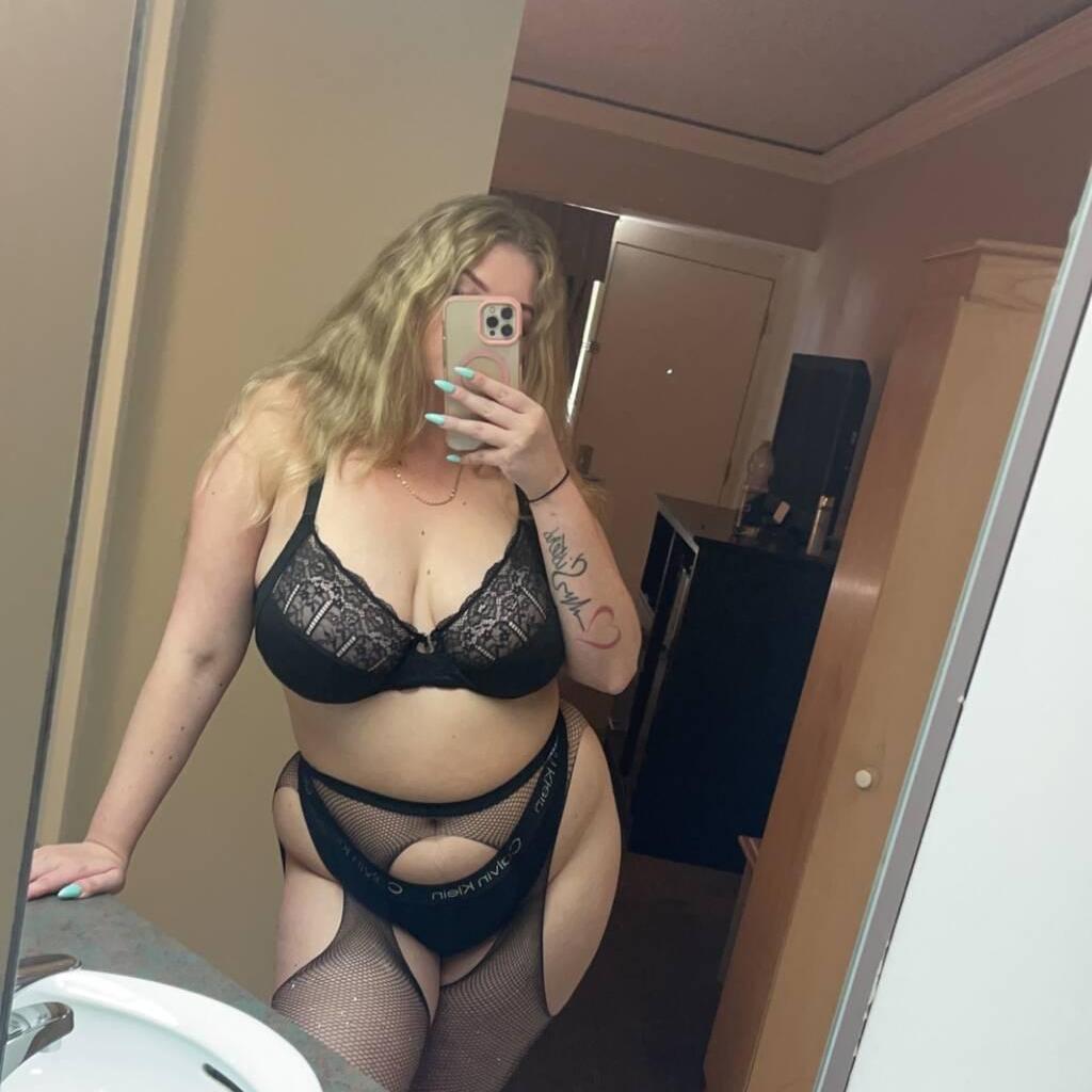 
                        Amber
                     is Female Escorts. | Calgary | Alberta | Canada | canadapleasure.com 