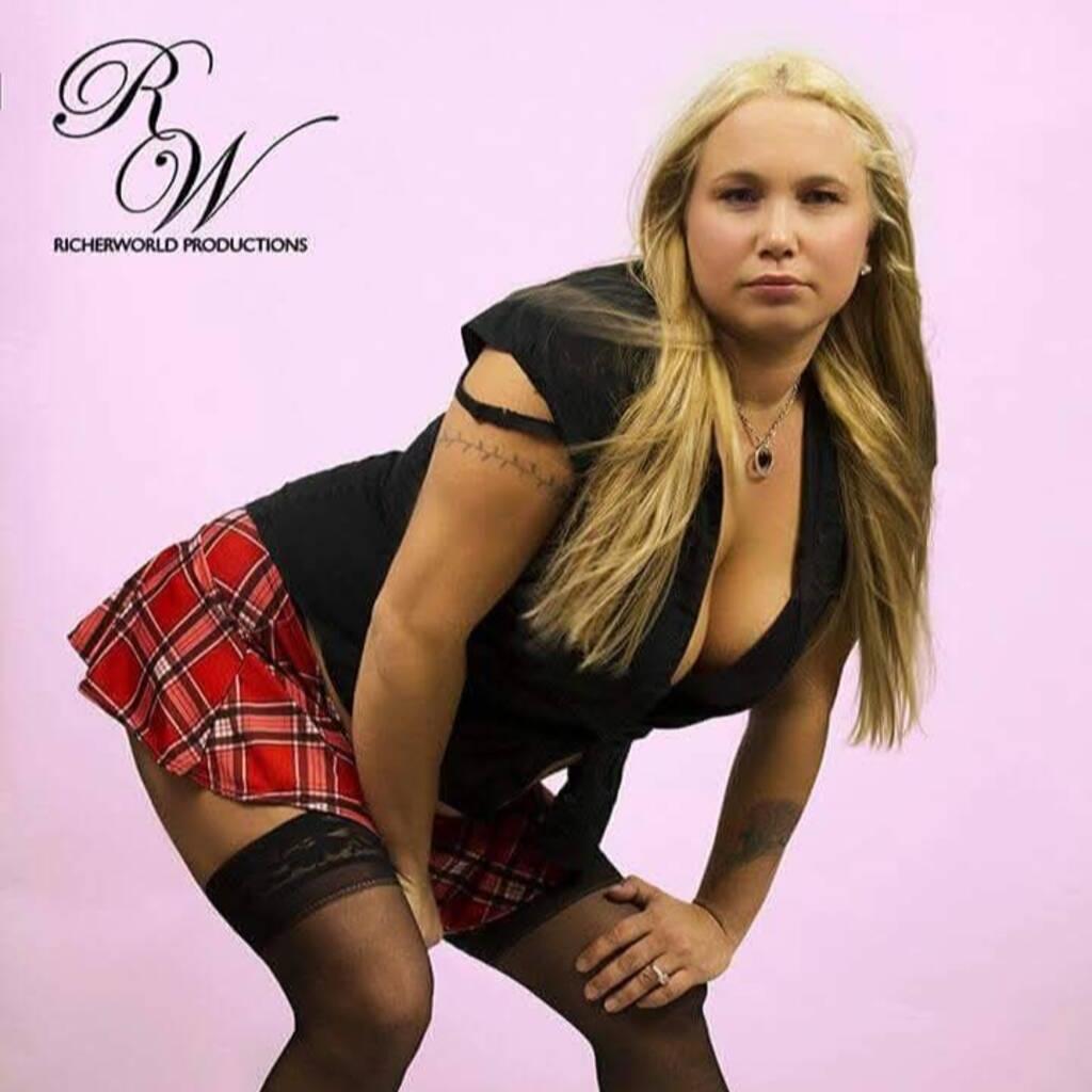 
                        JENNA LEE MOORE
                     is Female Escorts. | windsor | Ontario | Canada | canadapleasure.com 