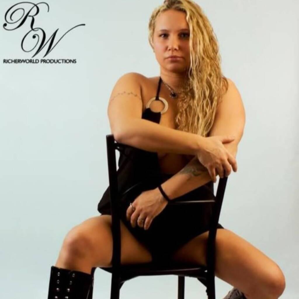 
                        JENNA LEE MOORE
                     is Female Escorts. | windsor | Ontario | Canada | canadapleasure.com 