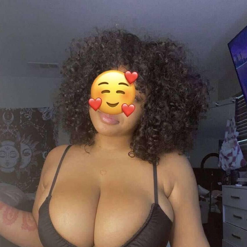 
                        Mia
                     is Female Escorts. | Kingston | Ontario | Canada | canadapleasure.com 