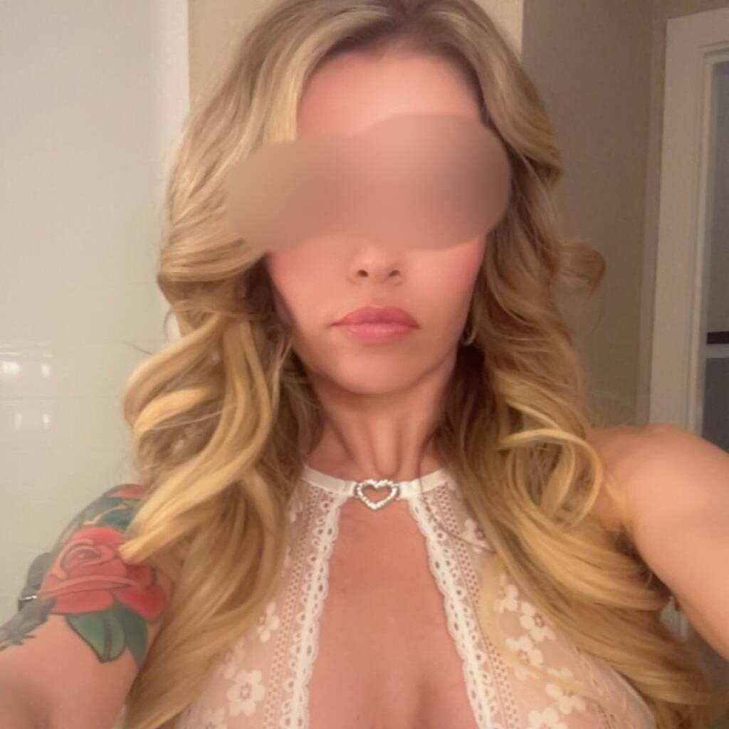 
                        Khloe
                     is Female Escorts. | Toronto | Ontario | Canada | canadapleasure.com 