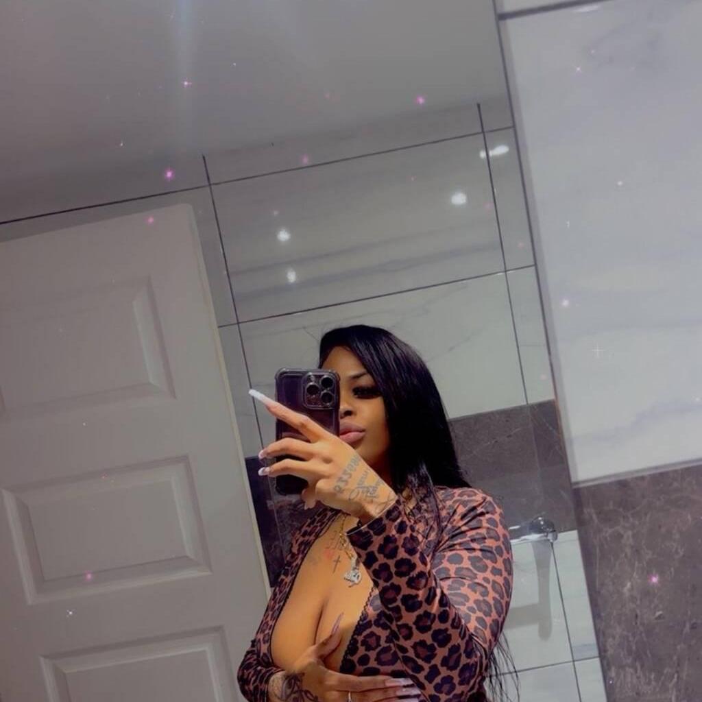 
                        Famous
                     is Female Escorts. | Montreal | Quebec | Canada | canadapleasure.com 