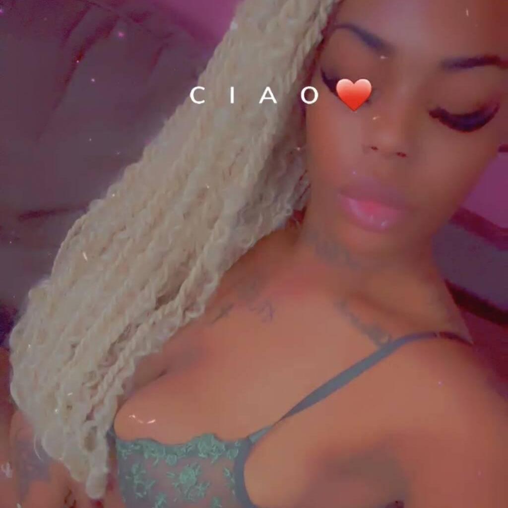 
                        QueenB
                     is Female Escorts. | Niagara | Ontario | Canada | canadapleasure.com 
