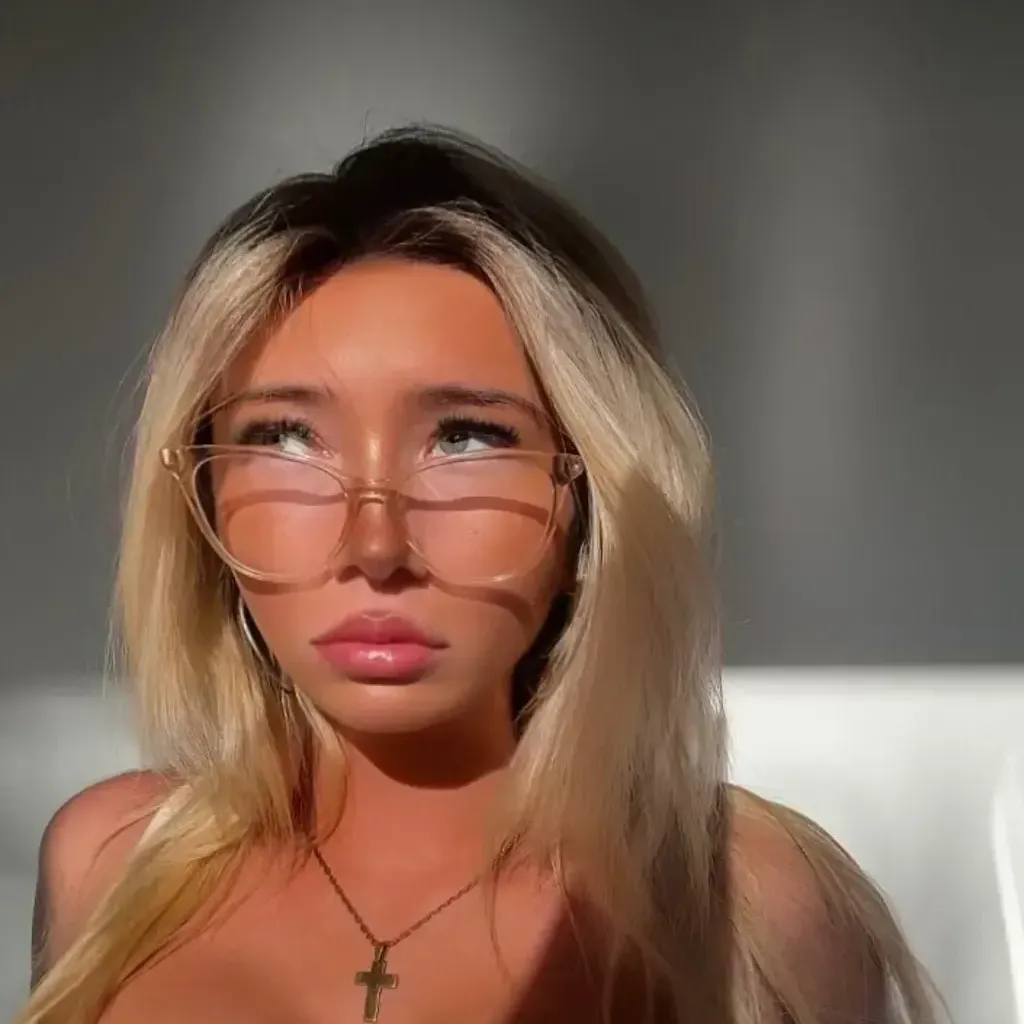 
                        dakota
                     is Female Escorts. | Moncton | New Brunswick | Canada | canadapleasure.com 