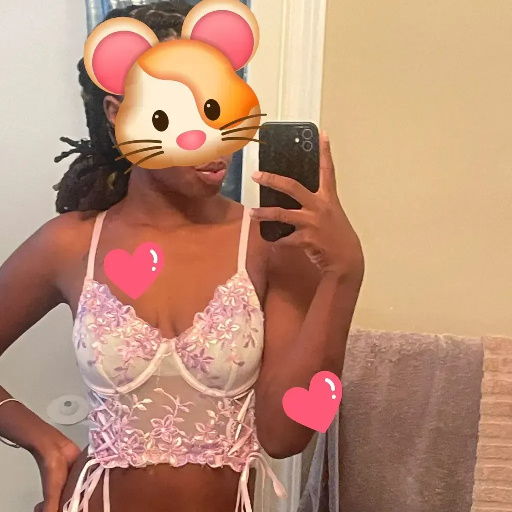 
                        Slim queen
                     is Female Escorts. | Toronto | Ontario | Canada | canadapleasure.com 