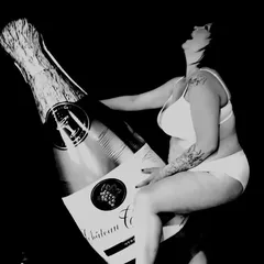 
                        Leona
                     is Female Escorts. | Calgary | Alberta | Canada | canadapleasure.com 
