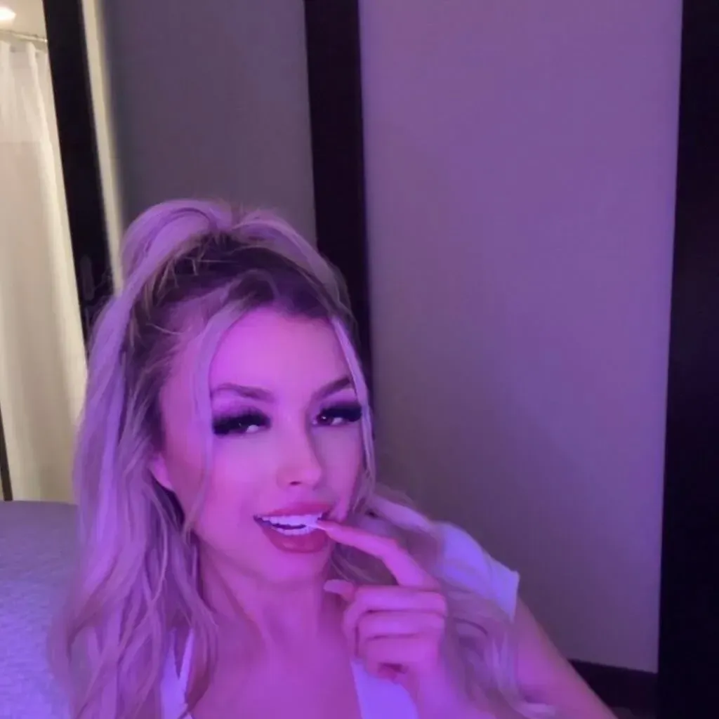 
                        Lacy
                     is Female Escorts. | Kelowna | British Columbia | Canada | canadapleasure.com 