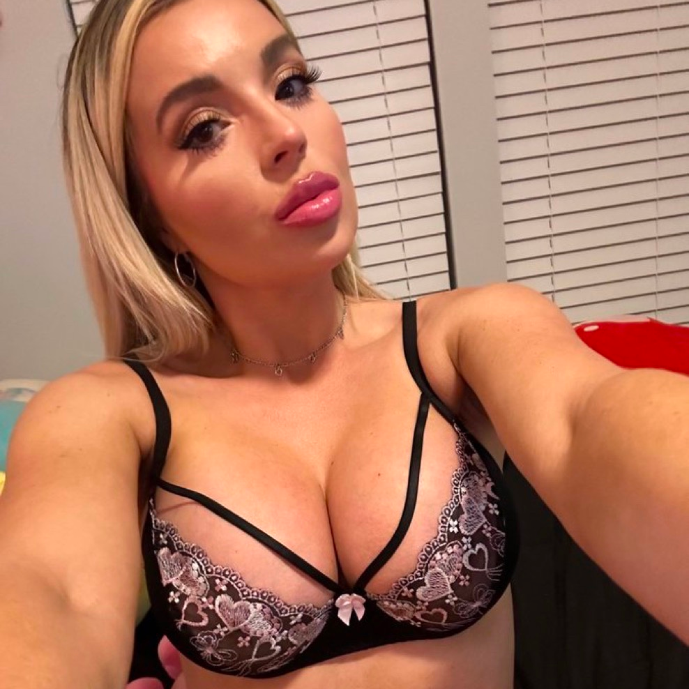 Angella is Female Escorts. | Prince Albert | Saskatchewan | Canada | canadapleasure.com 
