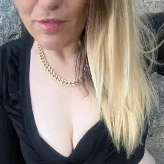 
                        Erica styles
                     is Female Escorts. | Comox Balley | British Columbia | Canada | canadapleasure.com 