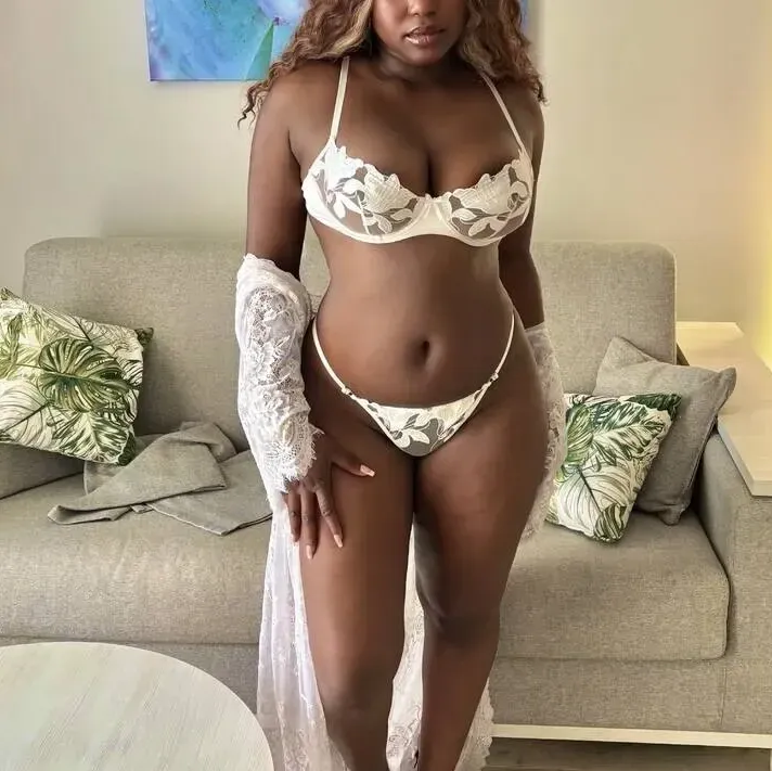 
                        Angela
                     is Female Escorts. | Trois Rivieres | Quebec | Canada | canadapleasure.com 