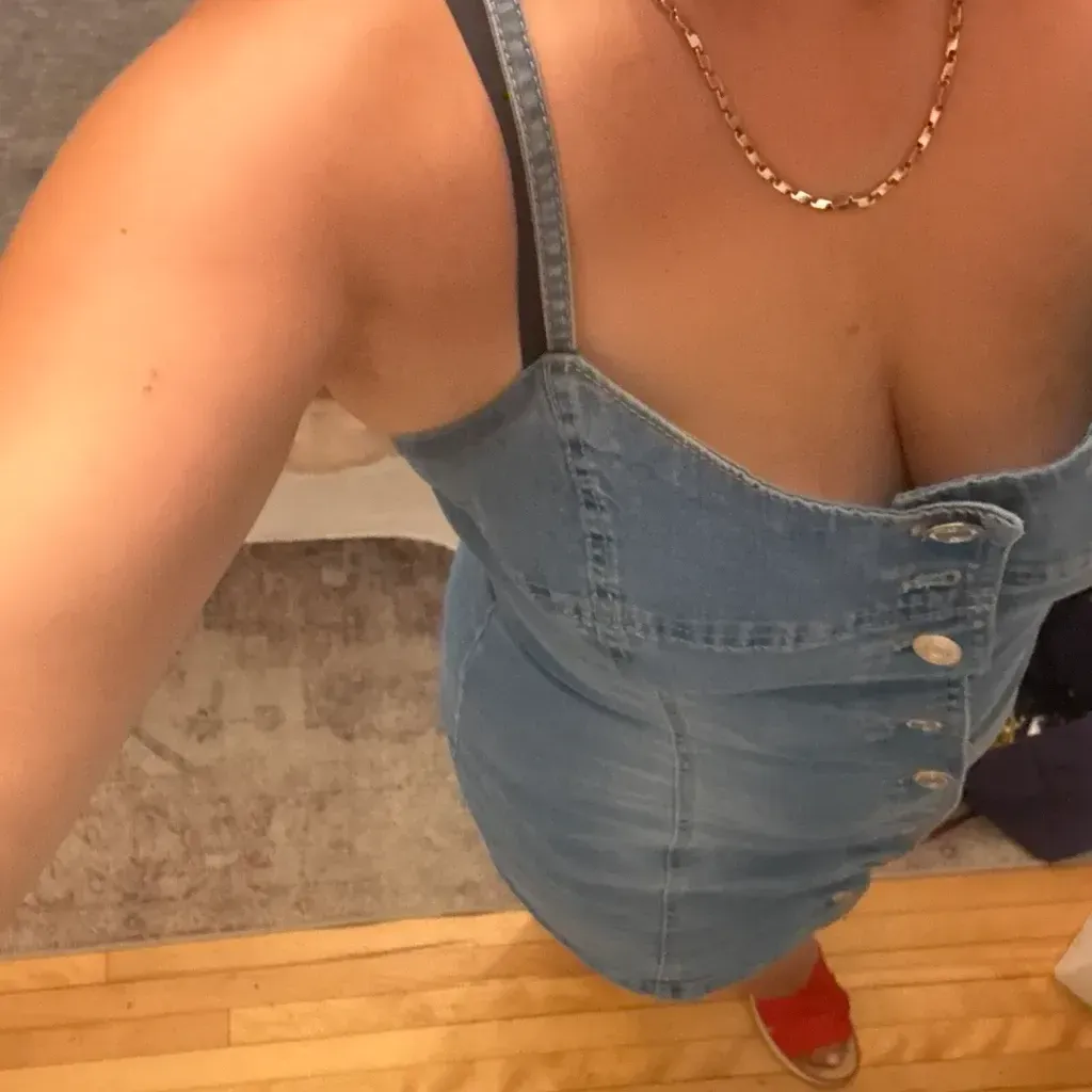 
                        Molly
                     is Female Escorts. | Moncton | New Brunswick | Canada | canadapleasure.com 