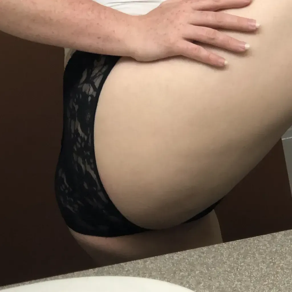 
                        Molly
                     is Female Escorts. | Hamilton | Ontario | Canada | canadapleasure.com 