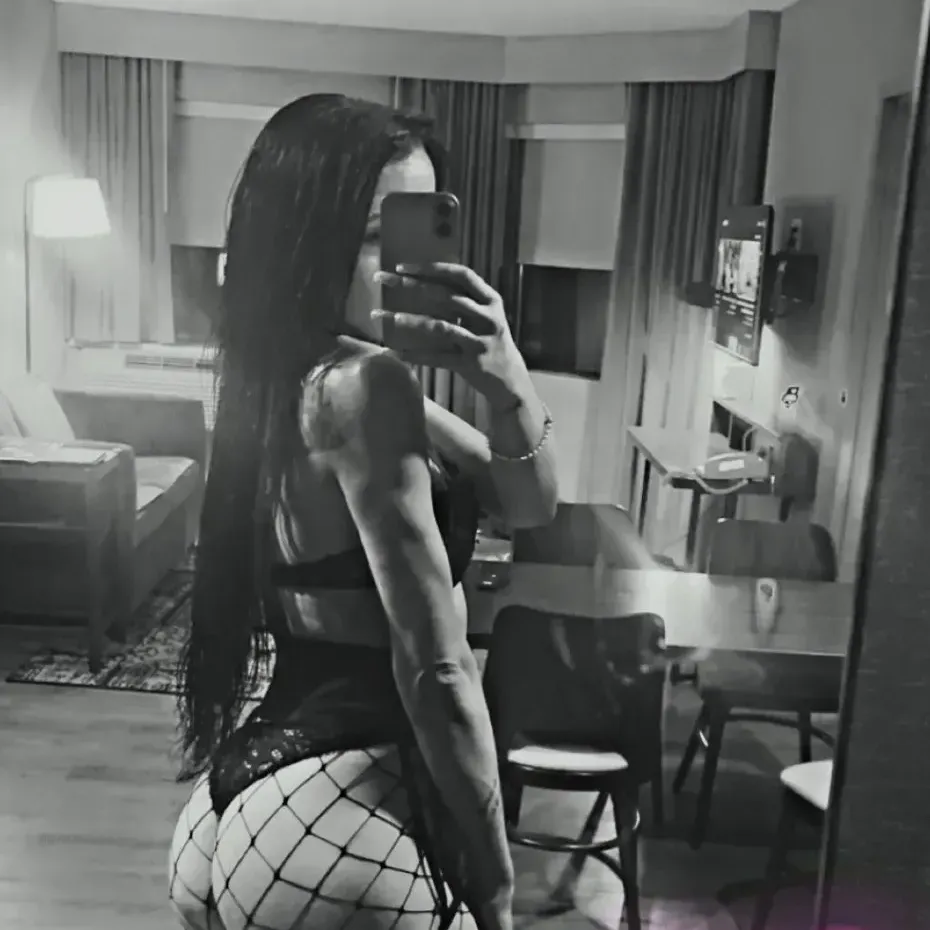 
                        Elle
                     is Female Escorts. | Hamilton | Ontario | Canada | canadapleasure.com 