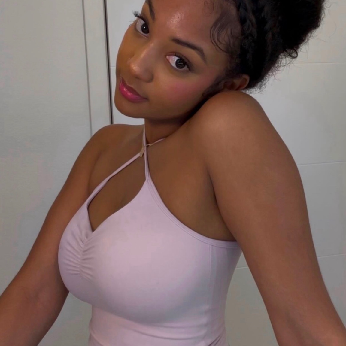 Cheri is Female Escorts. | Sarnia | Ontario | Canada | canadapleasure.com 