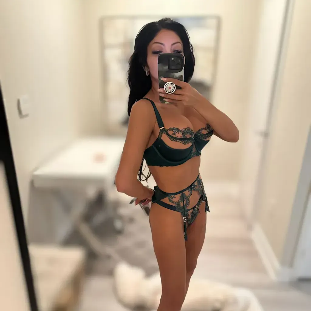 
                        LucianLuther.com
                     is Female Escorts. | Toronto | Ontario | Canada | canadapleasure.com 