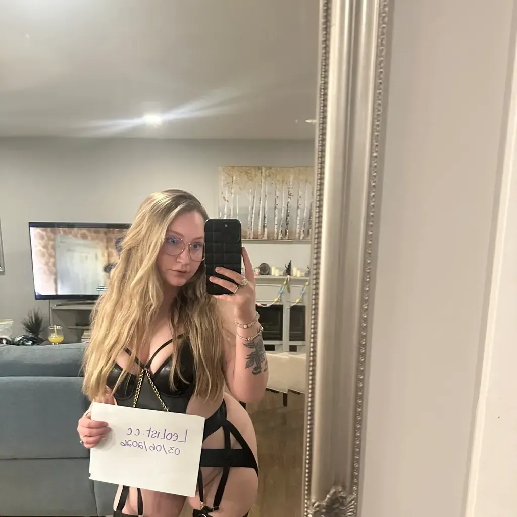 
                        Sabrina
                     is Female Escorts. | Comox Balley | British Columbia | Canada | canadapleasure.com 