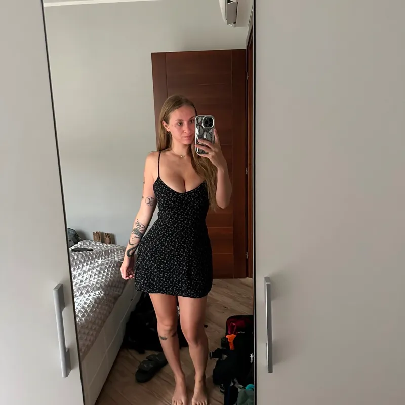 Laura is Female Escorts. | Toronto | Ontario | Canada | canadapleasure.com 