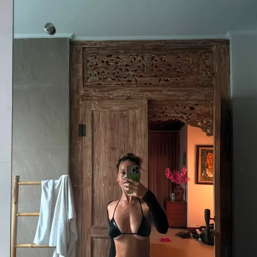 
                        Floral
                     is Female Escorts. | Barrie | Ontario | Canada | canadapleasure.com 