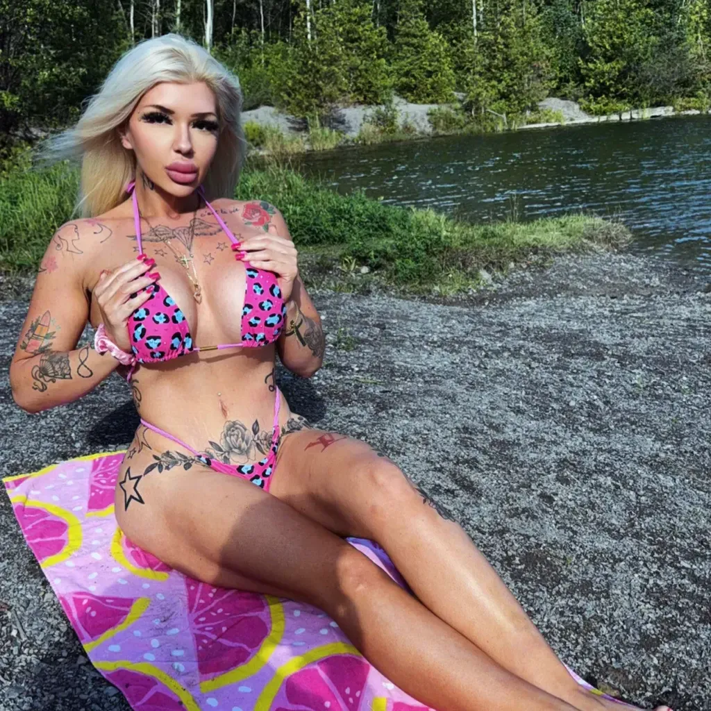 
                        Barbie Divine
                     is Female Escorts. | Niagara | Ontario | Canada | canadapleasure.com 