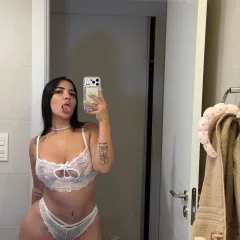 Emily is Female Escorts. | Mississauga | Ontario | Canada | canadapleasure.com 