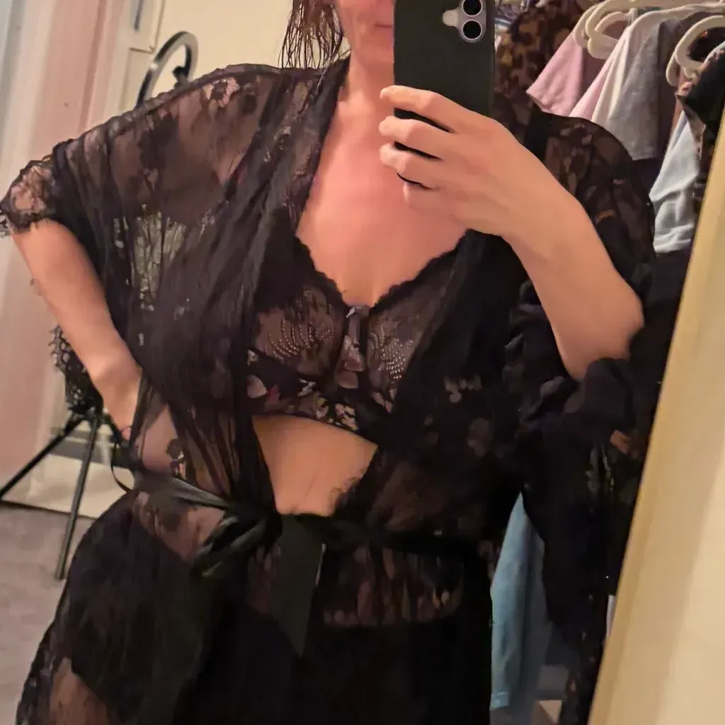 
                        Amy
                     is Female Escorts. | Edmonton | Alberta | Canada | canadapleasure.com 