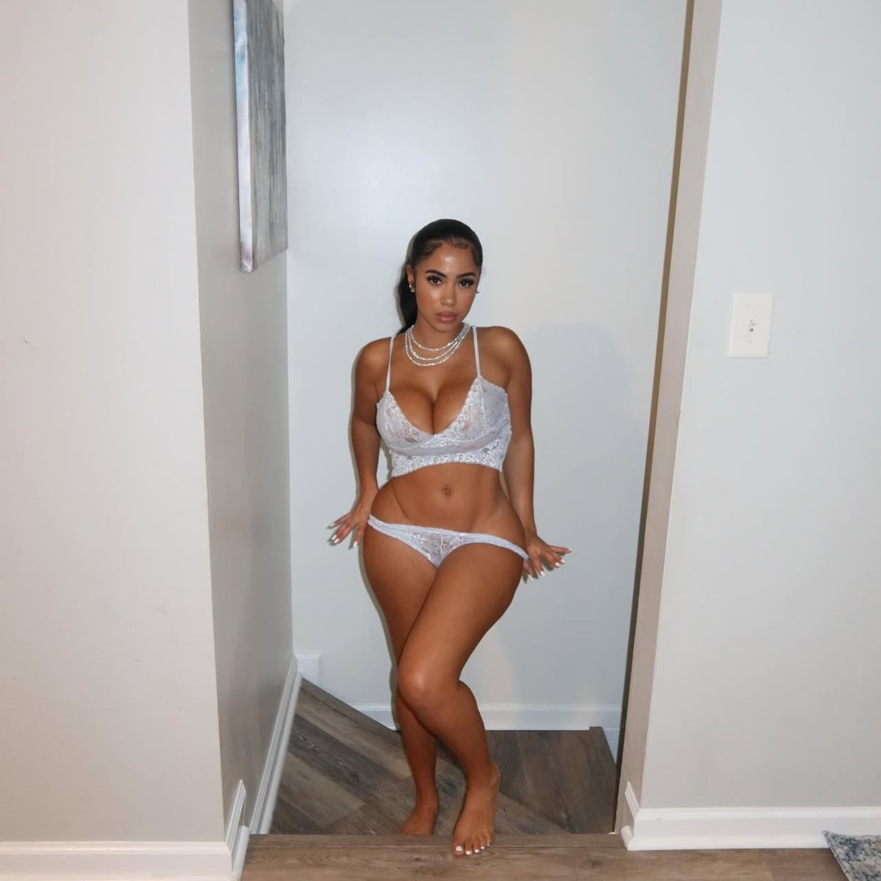 Yasmine is Female Escorts. | Victoria | British Columbia | Canada | canadapleasure.com 